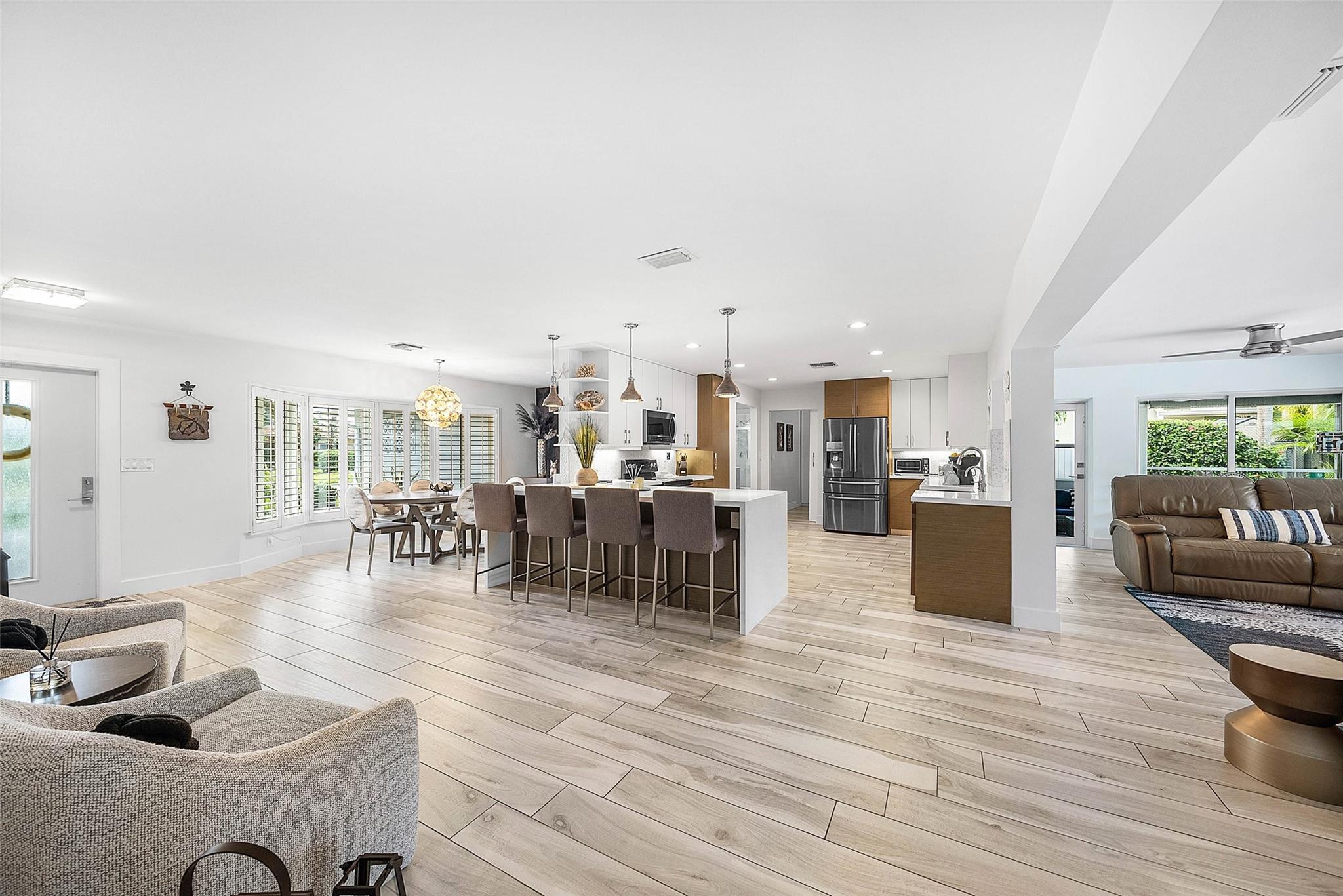 LAUDERDALE SURF & YACHT E - Residential