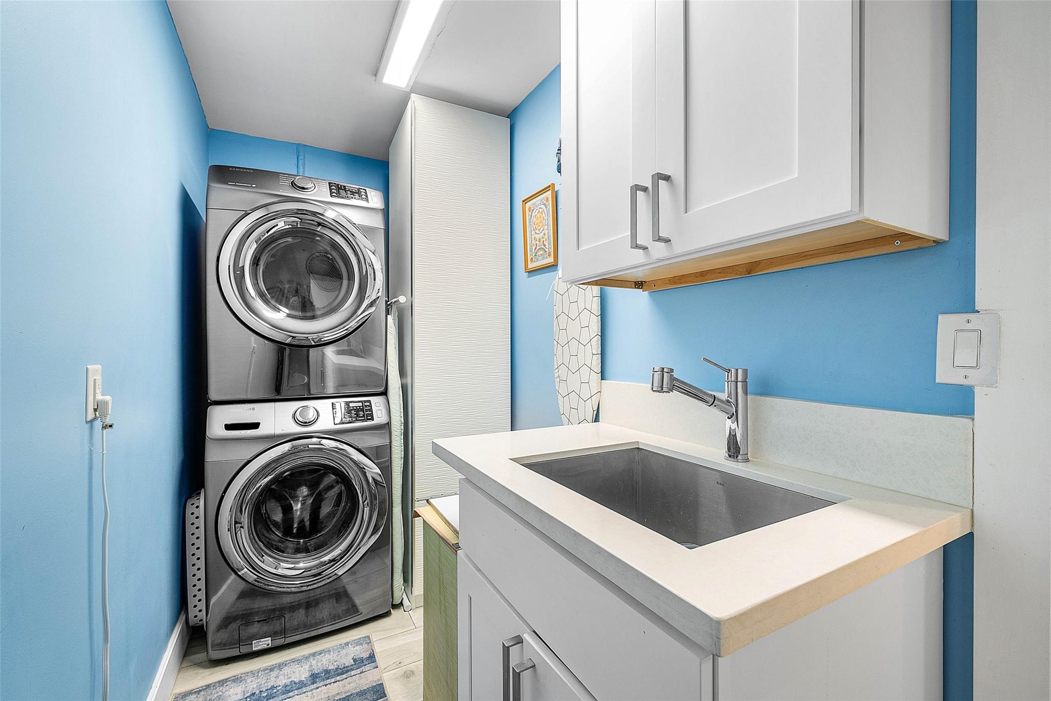 LAUDERDALE SURF & YACHT E - Residential