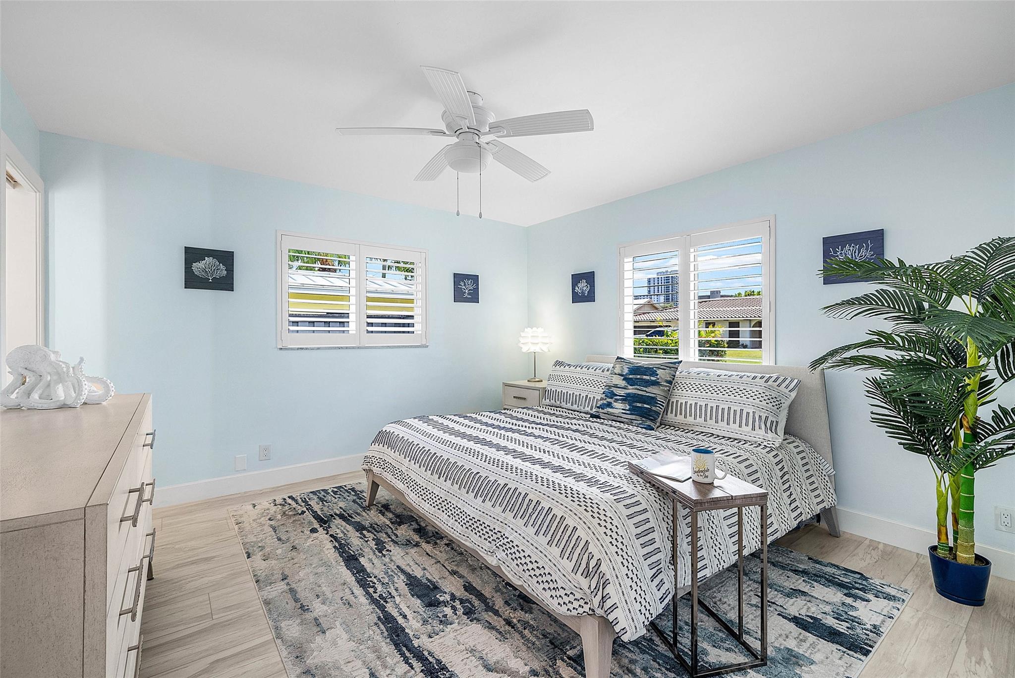 LAUDERDALE SURF & YACHT E - Residential