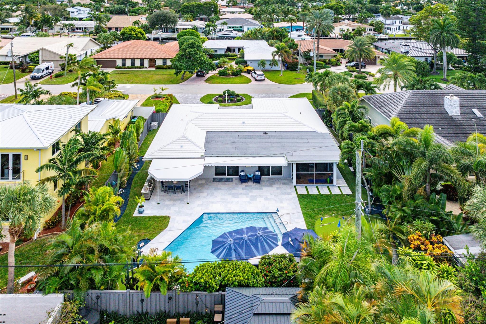 LAUDERDALE SURF & YACHT E - Residential