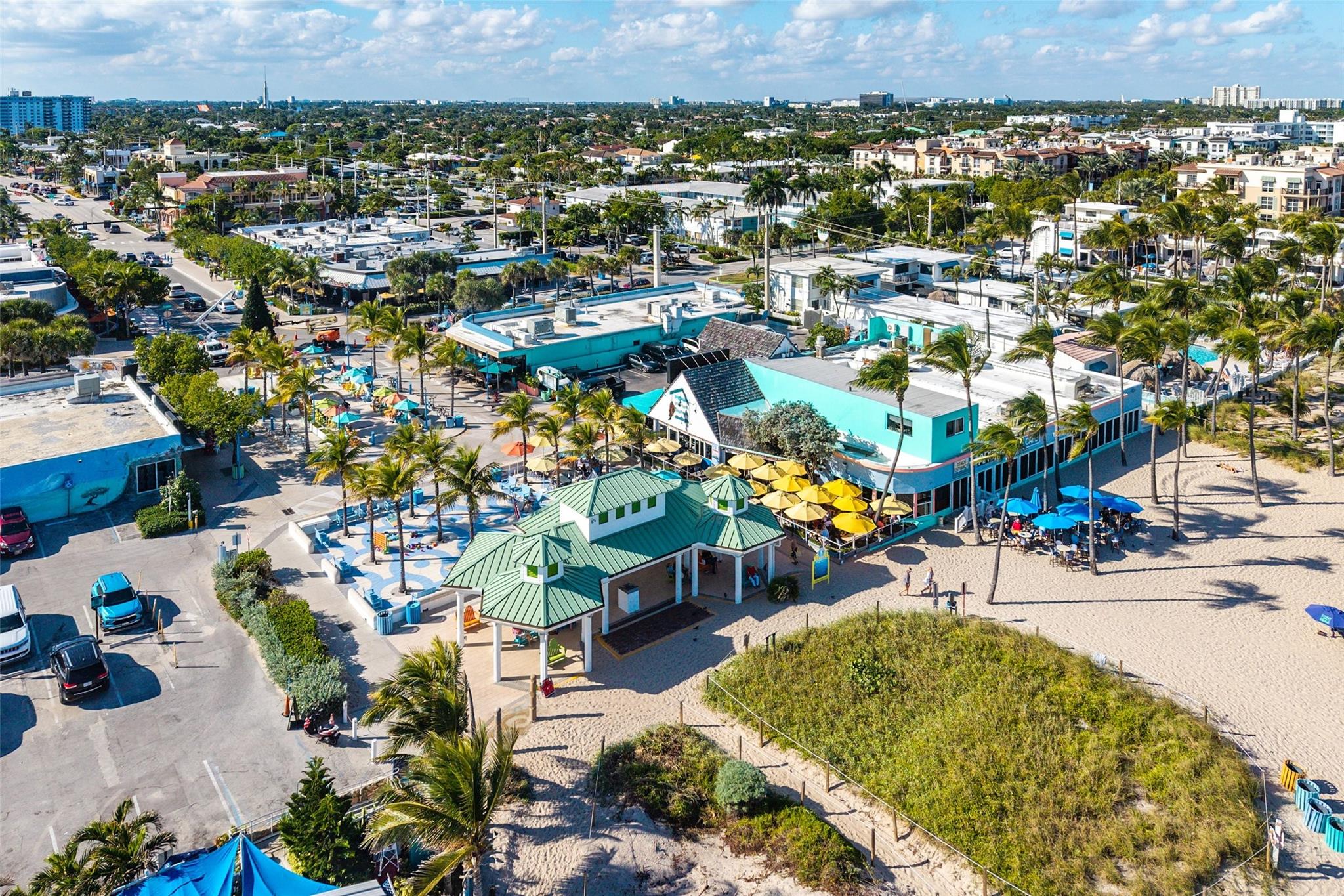 LAUDERDALE SURF & YACHT E - Residential