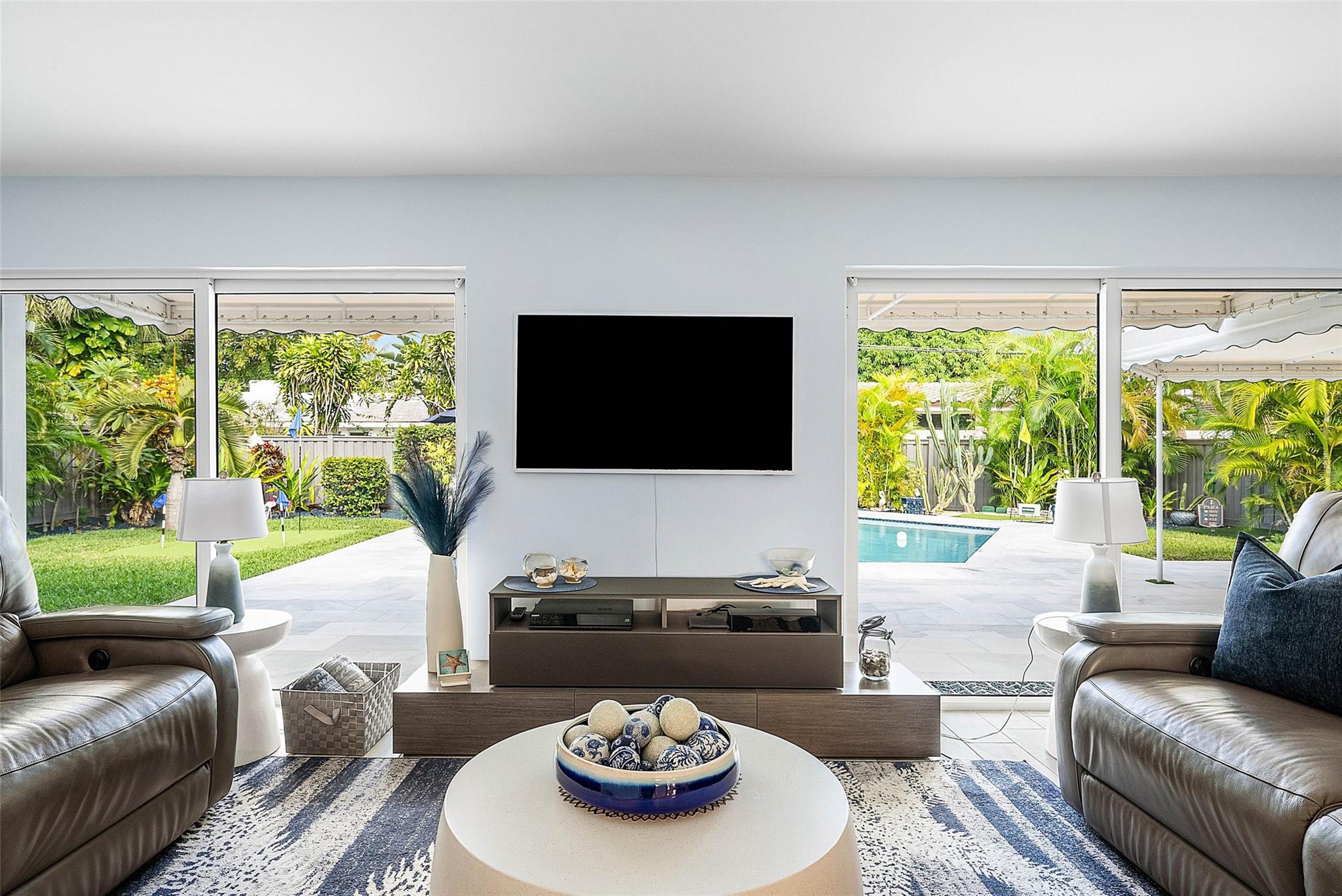 LAUDERDALE SURF & YACHT E - Residential