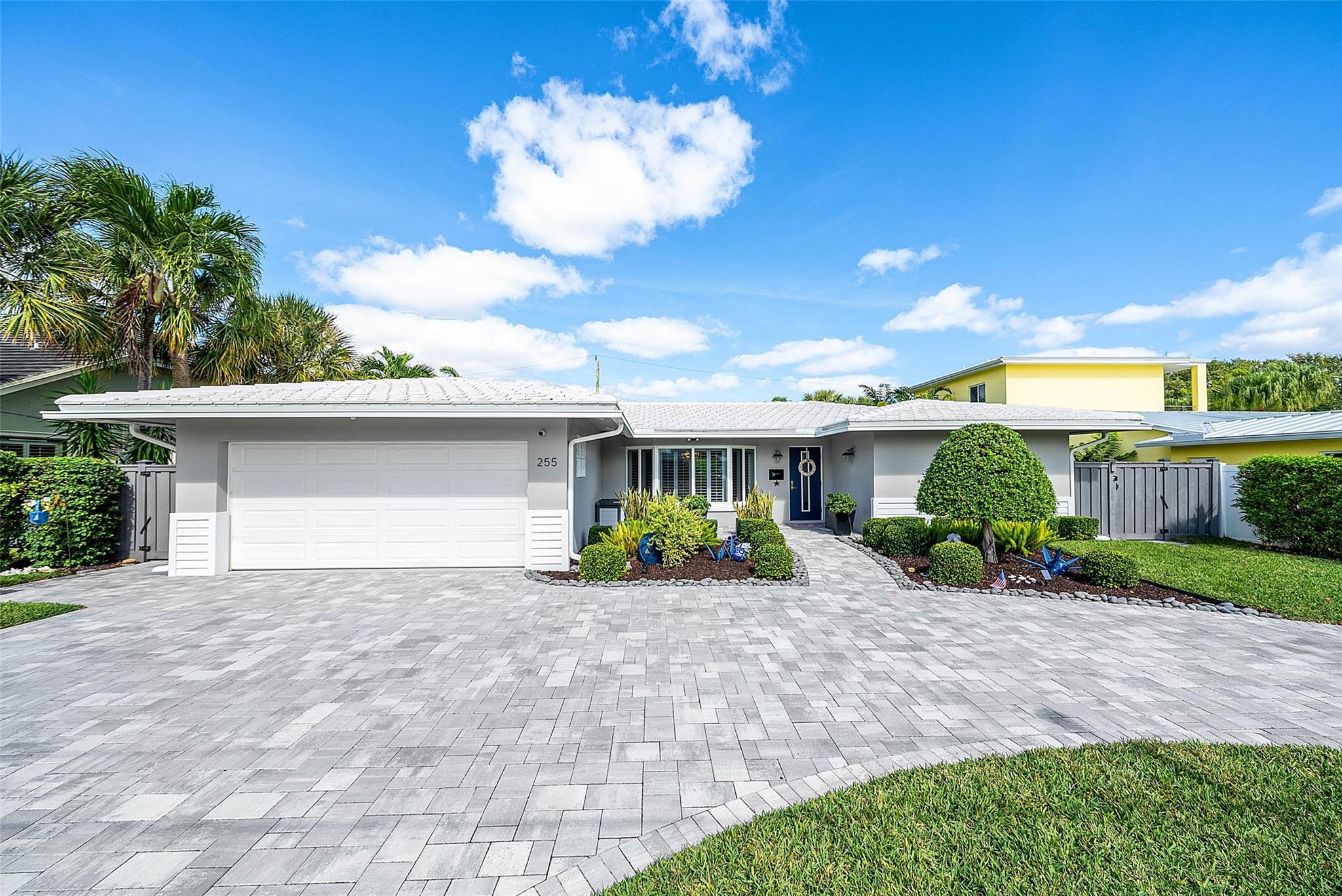 LAUDERDALE SURF & YACHT E - Residential