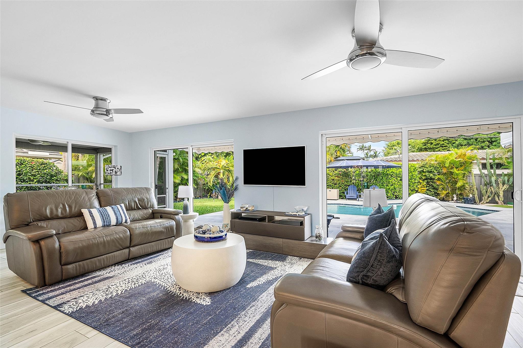 LAUDERDALE SURF & YACHT E - Residential