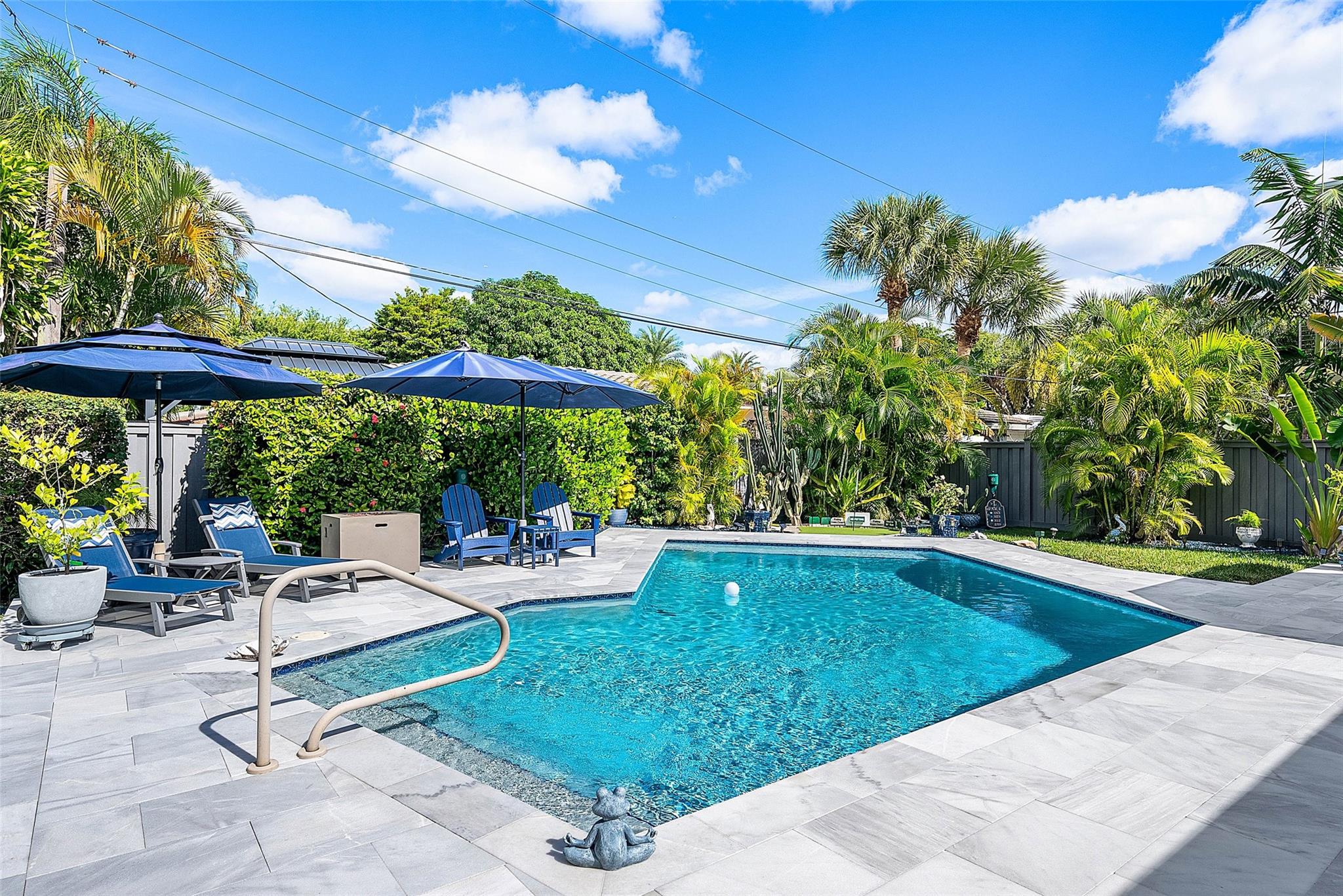 LAUDERDALE SURF & YACHT E - Residential