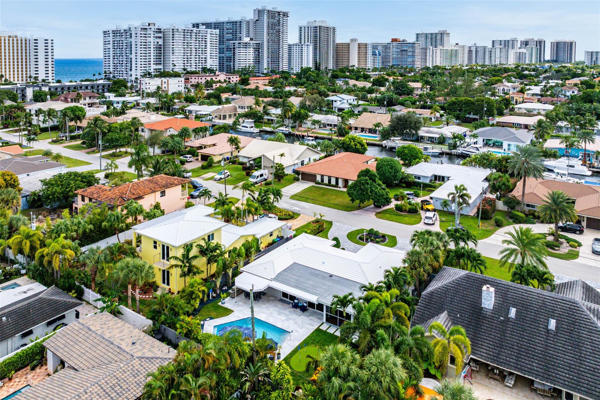 LAUDERDALE SURF & YACHT E - Residential