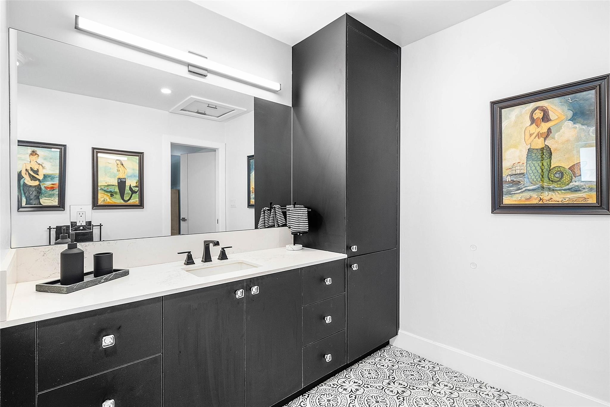 LAUDERDALE SURF & YACHT E - Residential