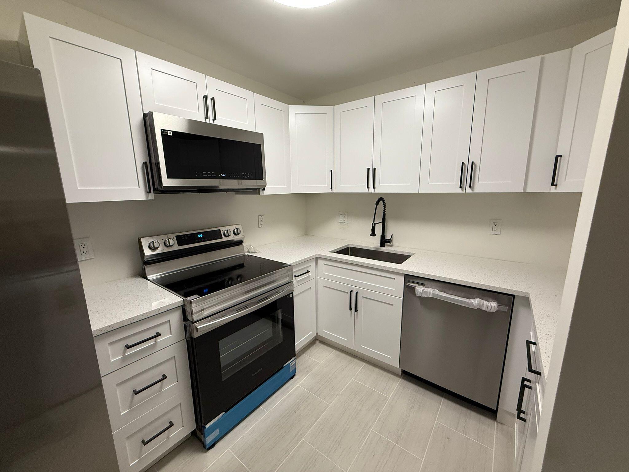 RAMBLEWOOD COURT - Residential