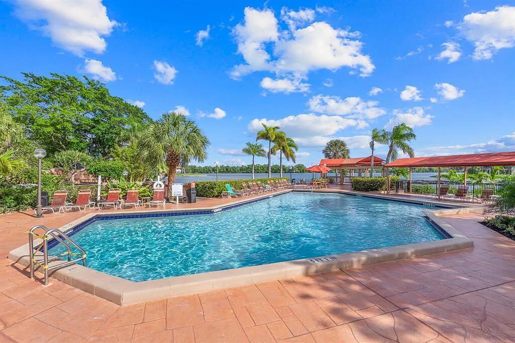 FREEDOM SQUARE CONDO - Residential