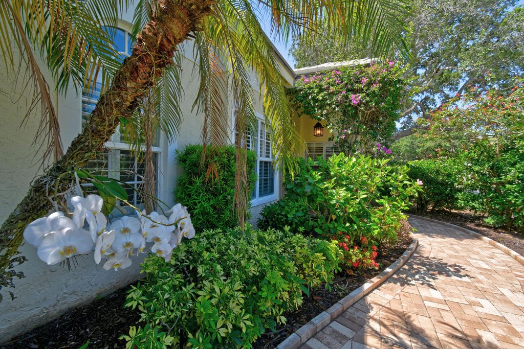 Photo of 3770 Shearwater Drive, Jupiter, FL 33477 (MLS # B26028856)