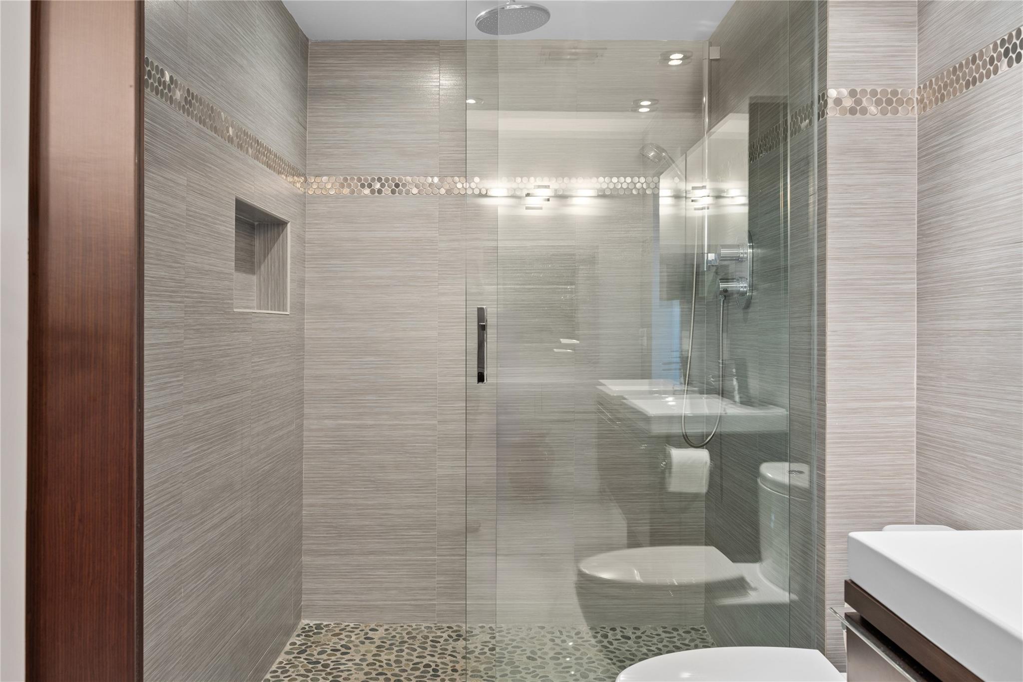 La Mer - Residential