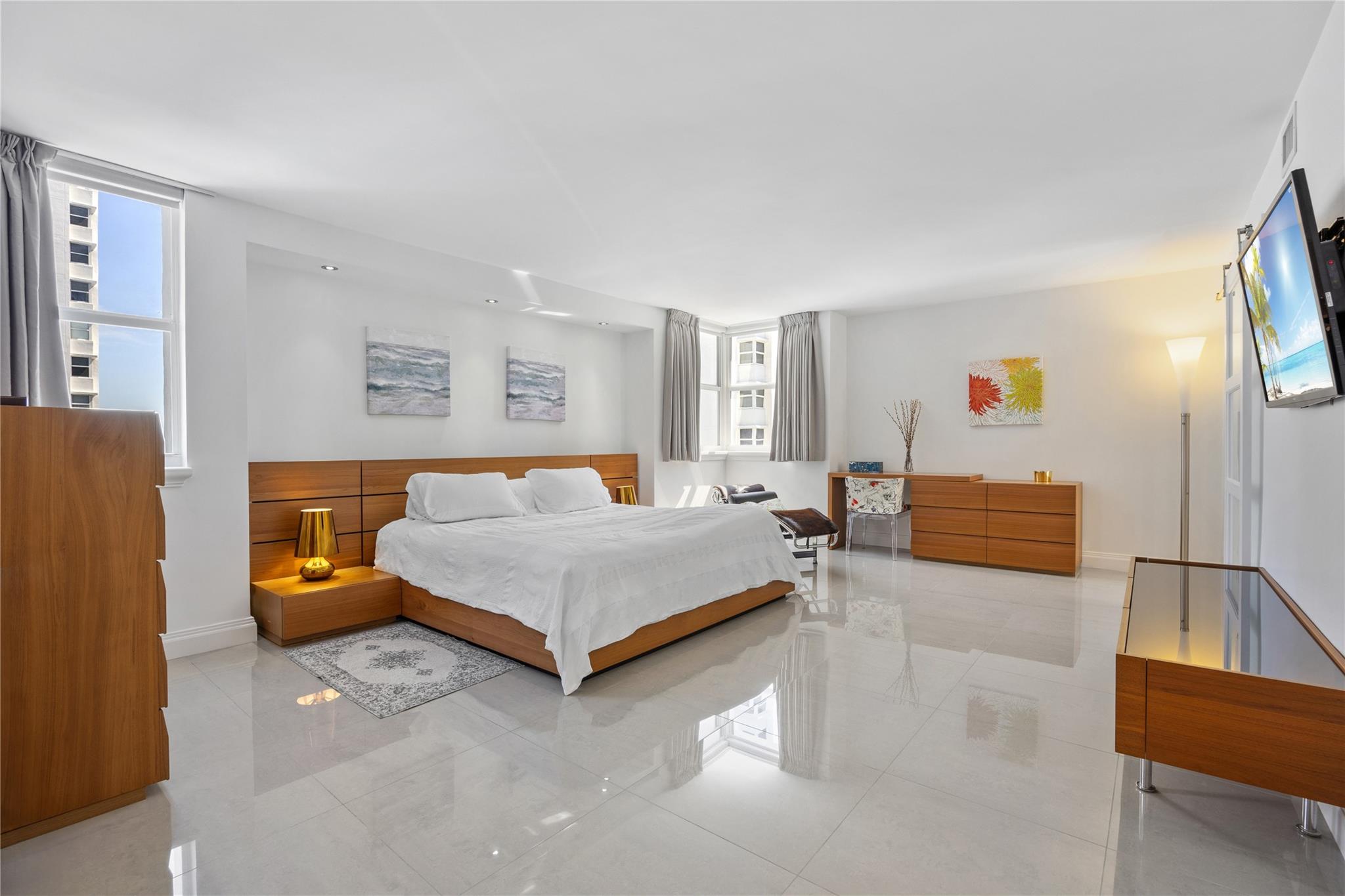 La Mer - Residential