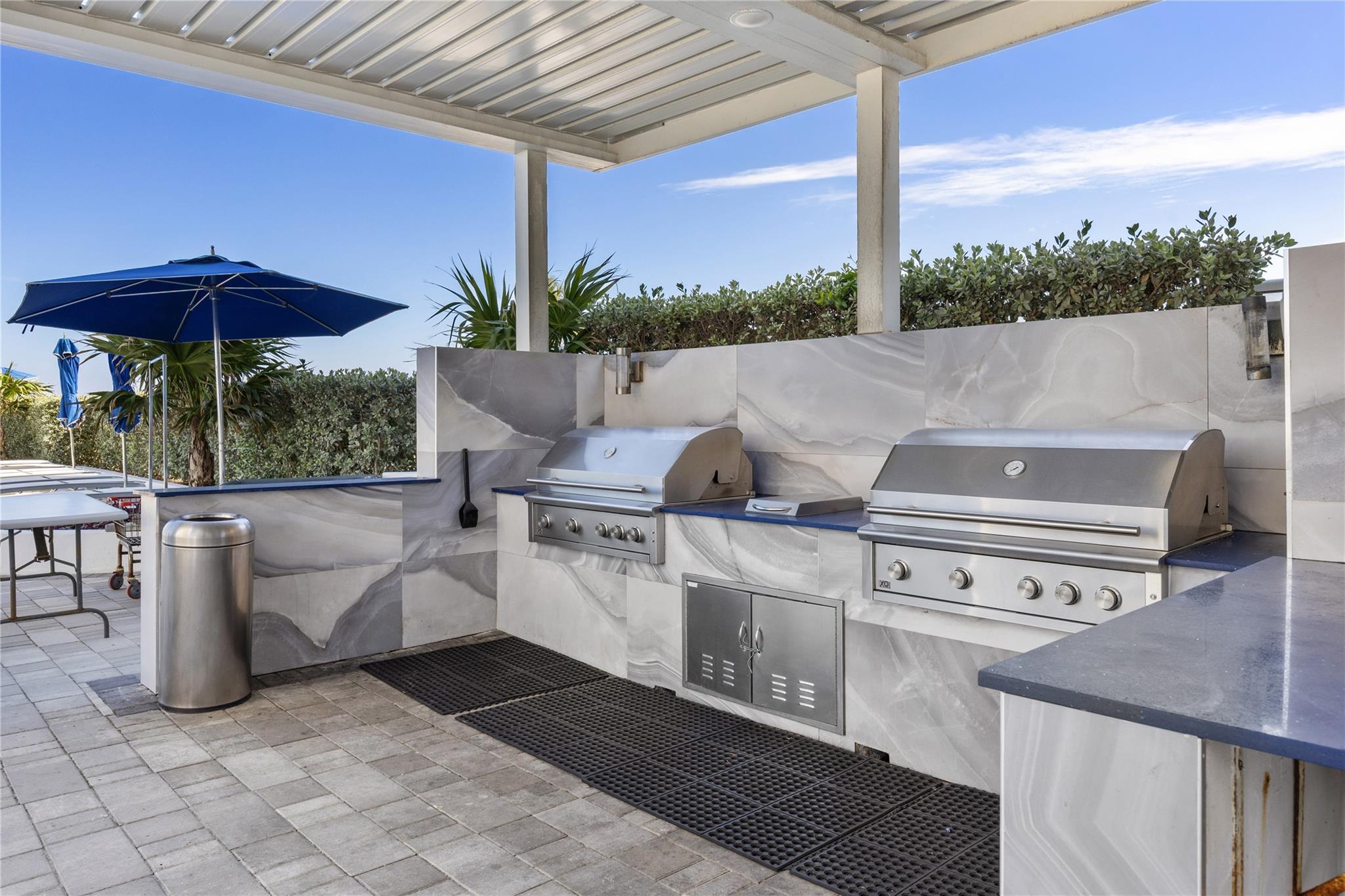 La Mer - Residential