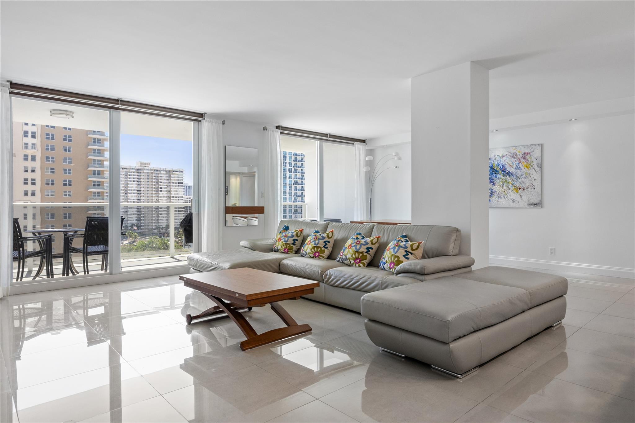 La Mer - Residential