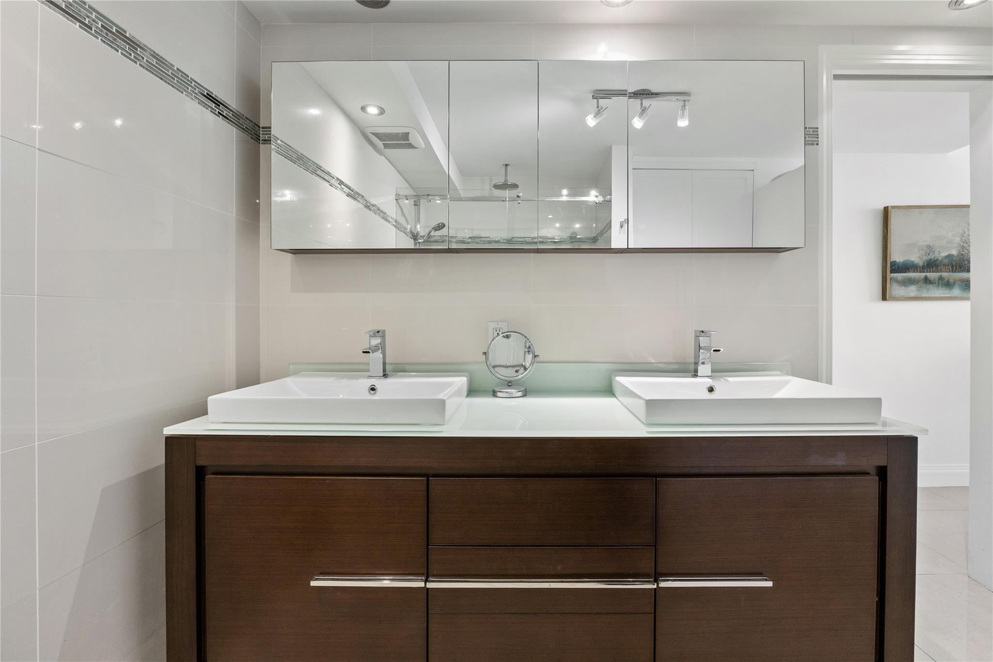 La Mer - Residential