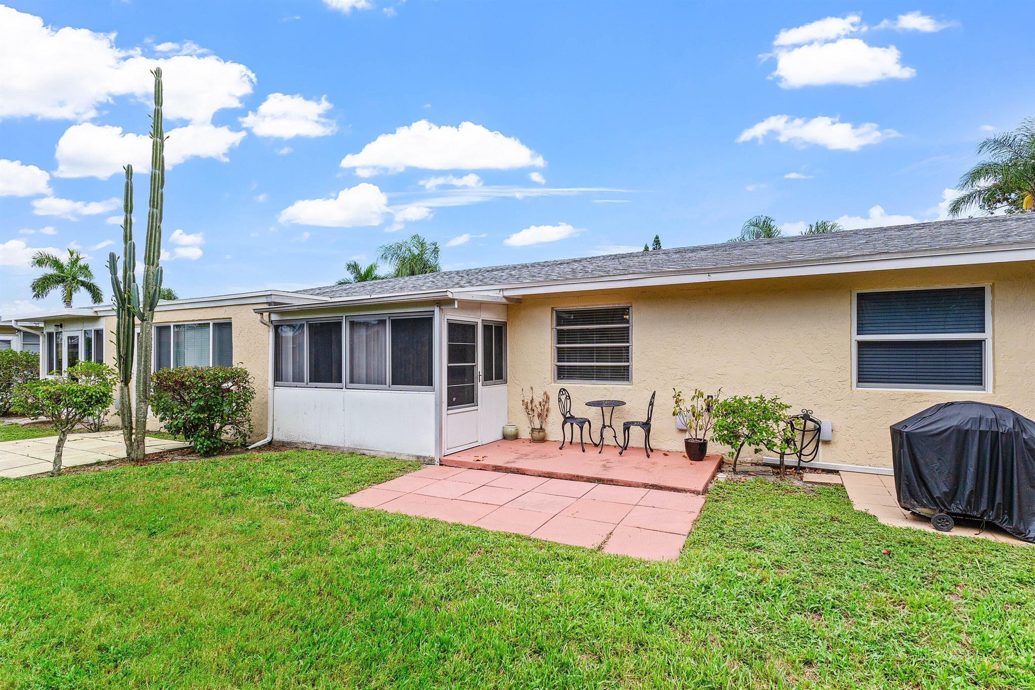 PALM GREENS AT VILLA DEL - Residential Lease