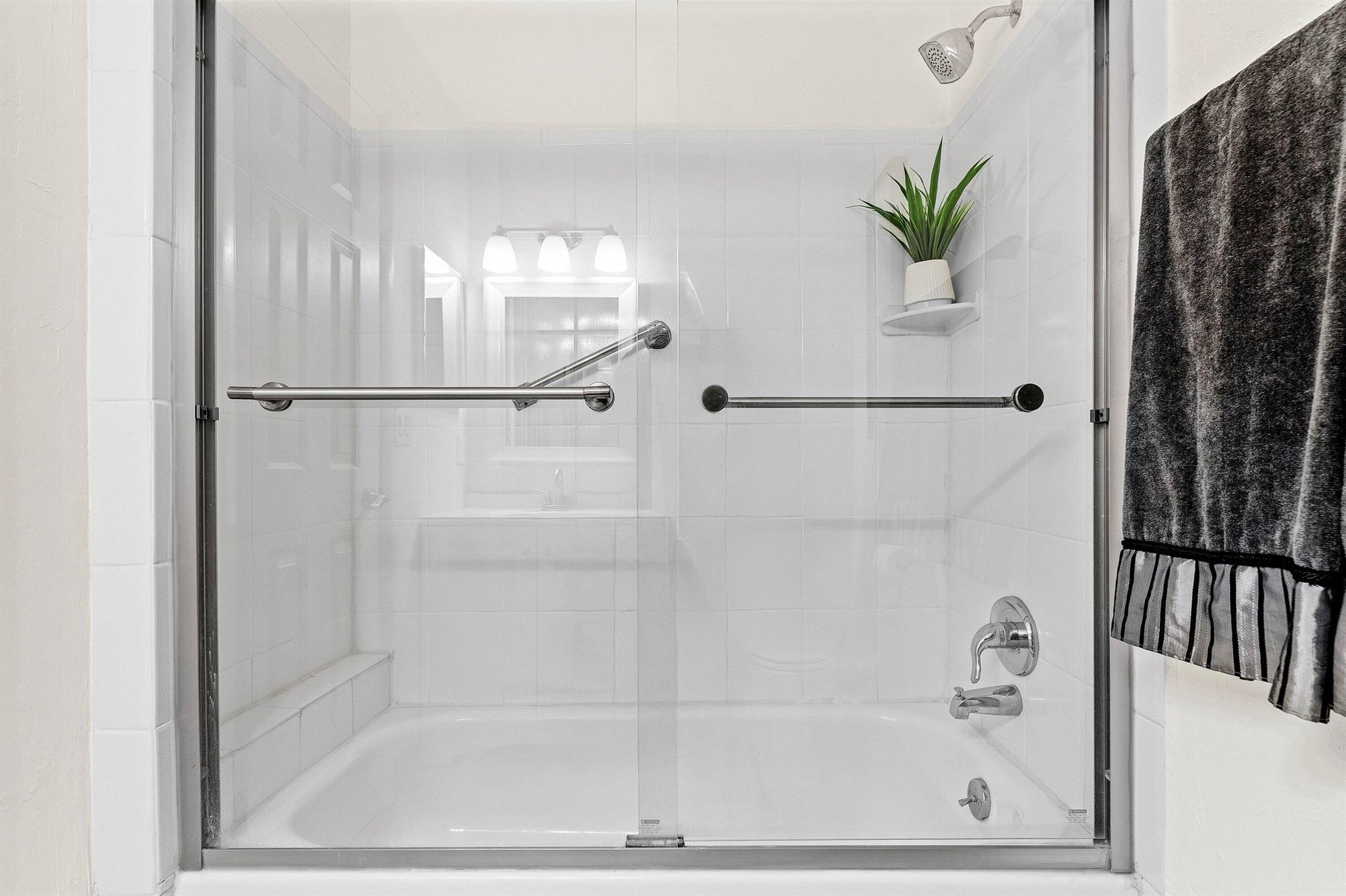 PALM GREENS AT VILLA DEL - Residential Lease