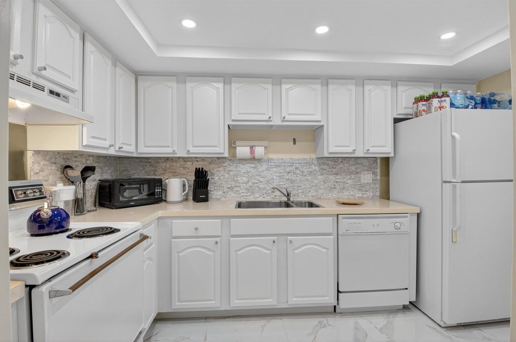 Photo of 6895 Willow Wood Drive #1076, Boca Raton, FL 33434 (MLS # R11103889)