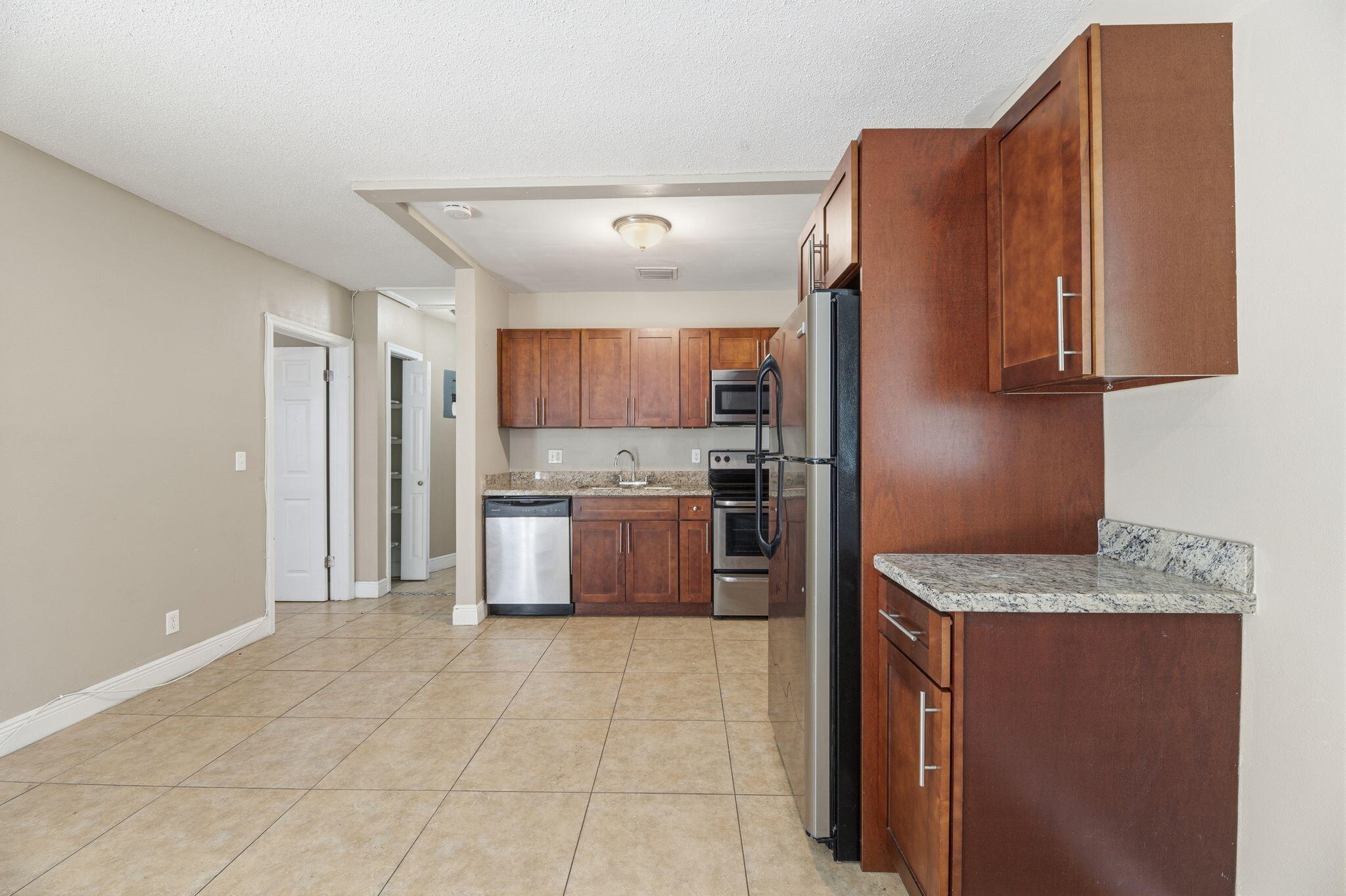 DEERFIELD BEACH ESTATES - Residential Income