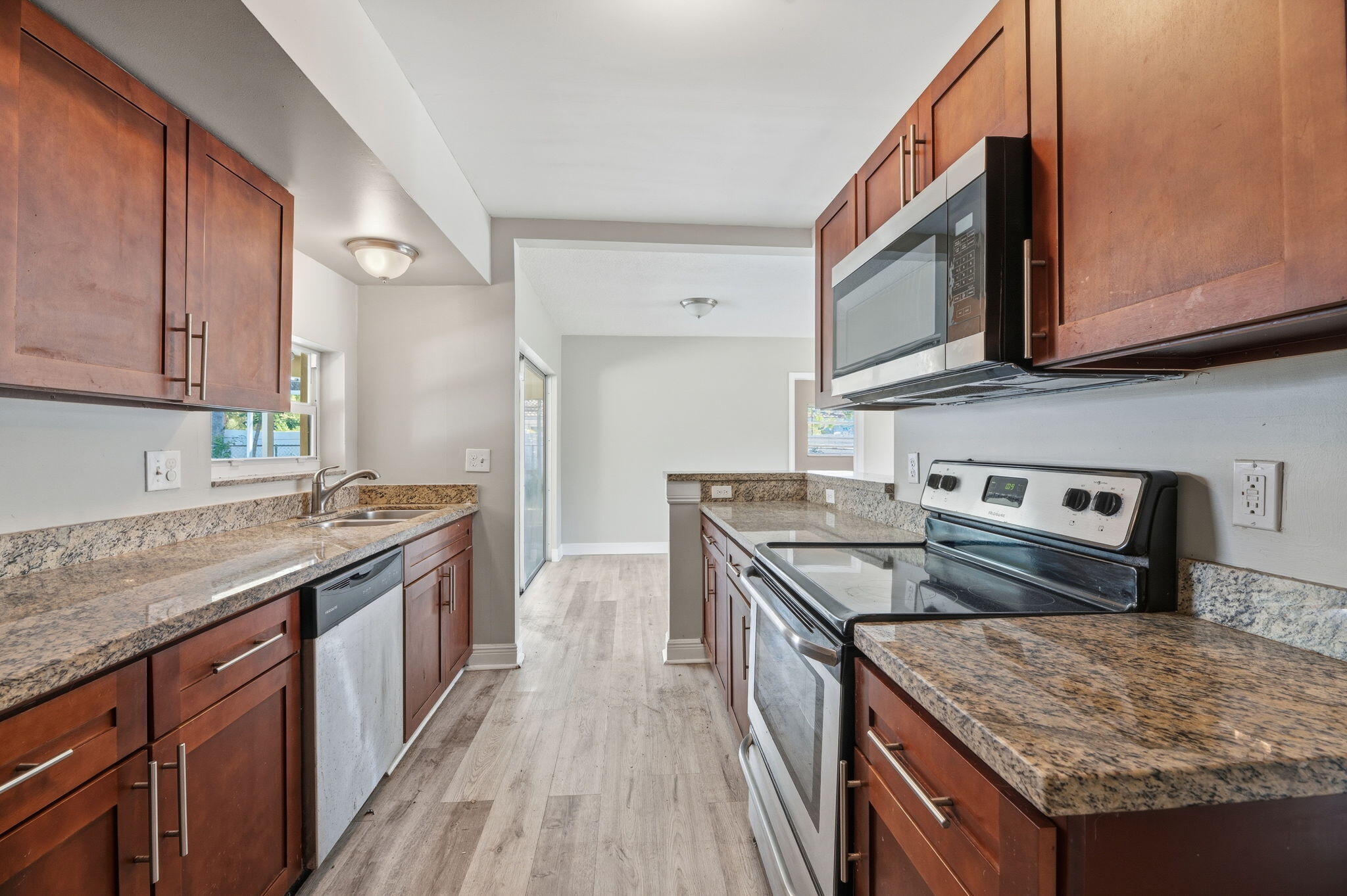 DEERFIELD BEACH ESTATES - Residential Income