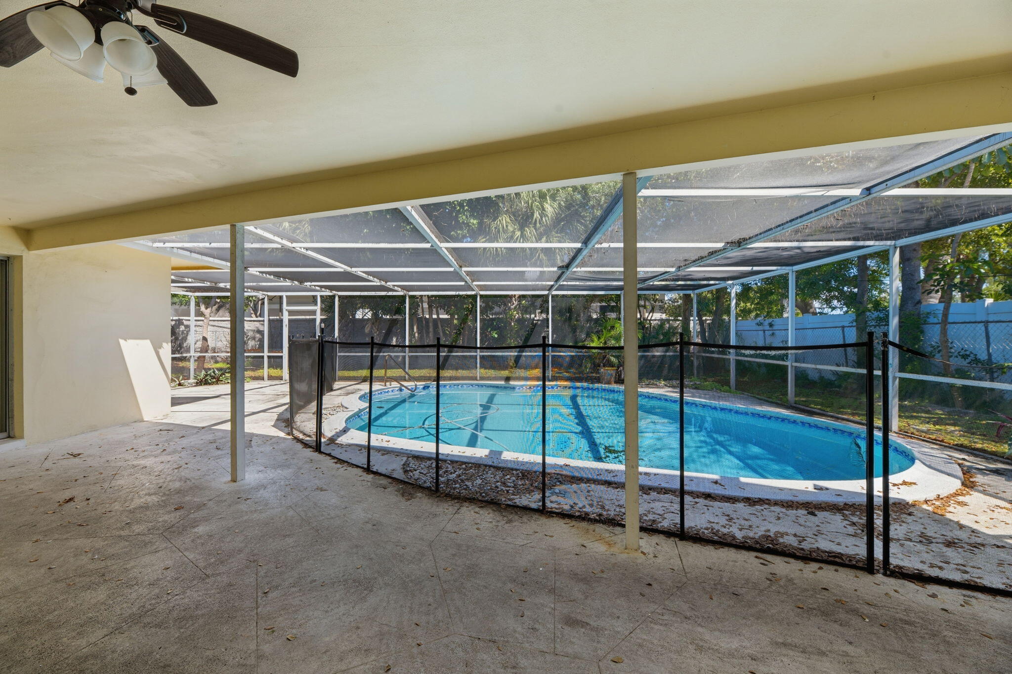 DEERFIELD BEACH ESTATES - Residential Income