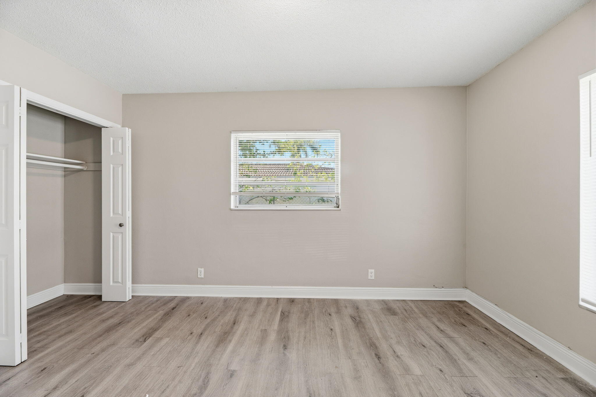 DEERFIELD BEACH ESTATES - Residential Income