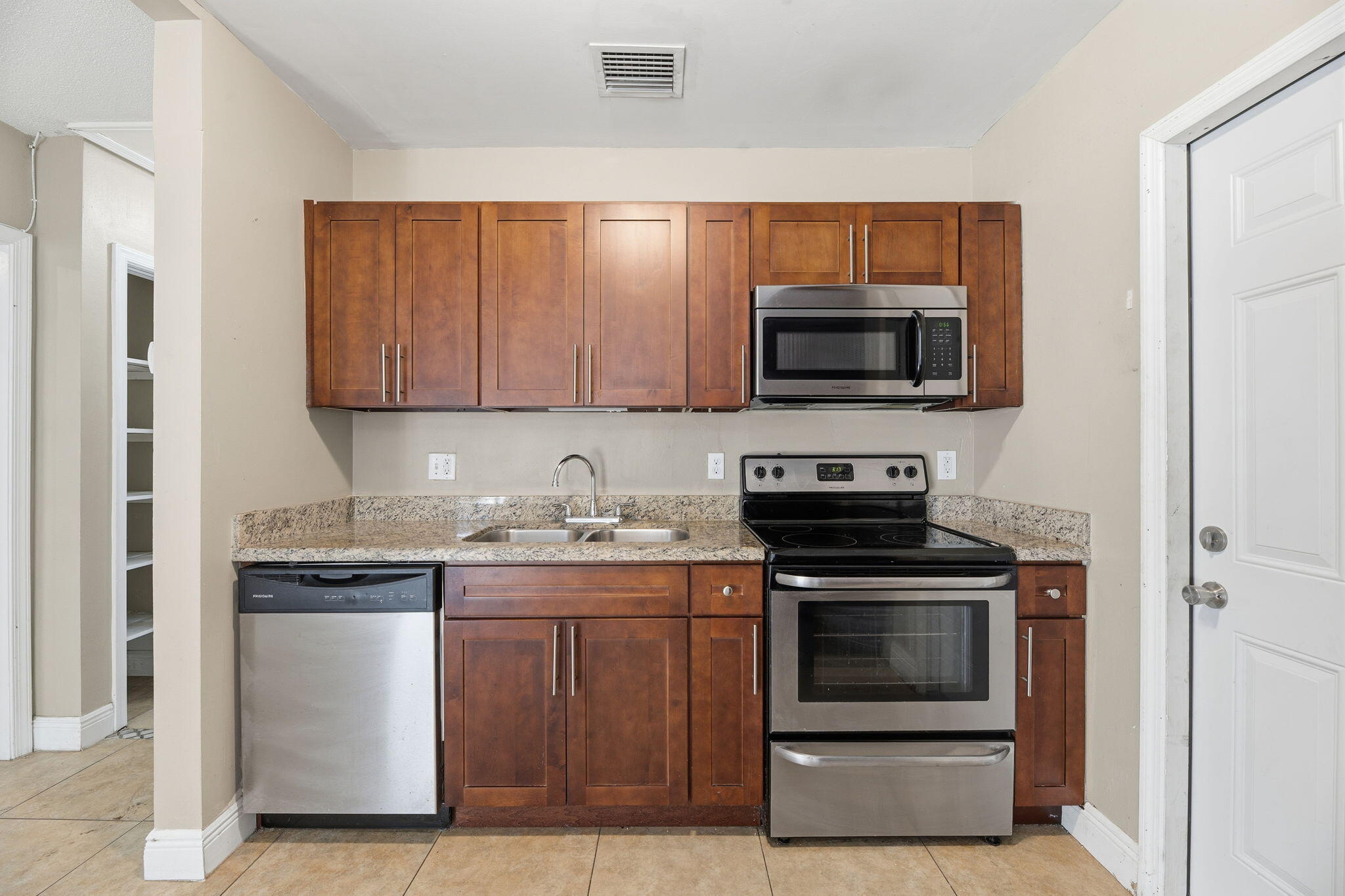DEERFIELD BEACH ESTATES - Residential Income
