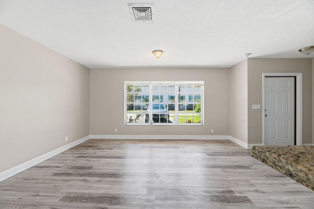 Photo of 8 NE 9th Avenue, Deerfield Beach, FL 33441 (MLS # B26007401)