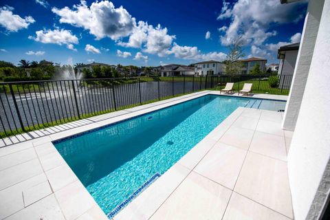 Tiny photo for 5746 Ashwood Circle W, Hollywood, FL 33312 (MLS # B26044869)