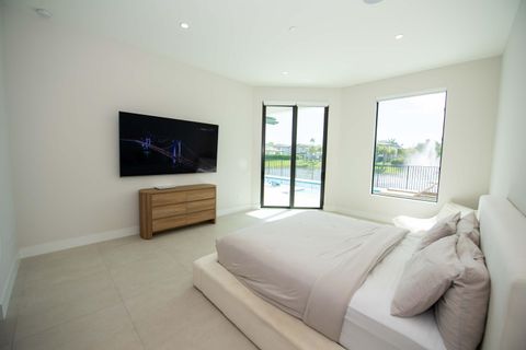 Tiny photo for 5746 Ashwood Circle W, Hollywood, FL 33312 (MLS # B26044869)