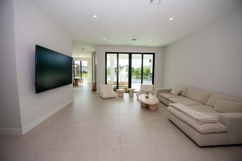 Tiny photo for 5746 Ashwood Circle W, Hollywood, FL 33312 (MLS # B26044869)