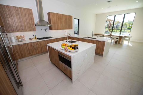 Tiny photo for 5746 Ashwood Circle W, Hollywood, FL 33312 (MLS # B26044869)