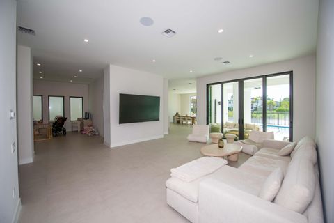 Tiny photo for 5746 Ashwood Circle W, Hollywood, FL 33312 (MLS # B26044869)