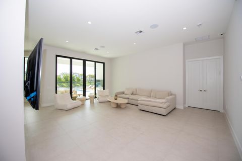 Tiny photo for 5746 Ashwood Circle W, Hollywood, FL 33312 (MLS # B26044869)