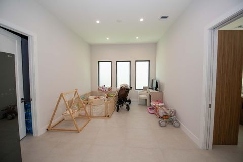 Tiny photo for 5746 Ashwood Circle W, Hollywood, FL 33312 (MLS # B26044869)
