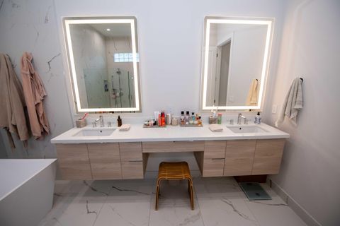 Tiny photo for 5746 Ashwood Circle W, Hollywood, FL 33312 (MLS # B26044869)