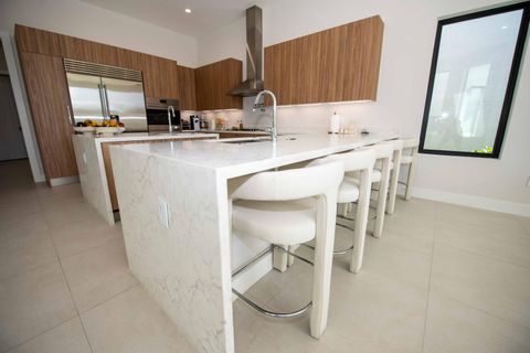 Tiny photo for 5746 Ashwood Circle W, Hollywood, FL 33312 (MLS # B26044869)