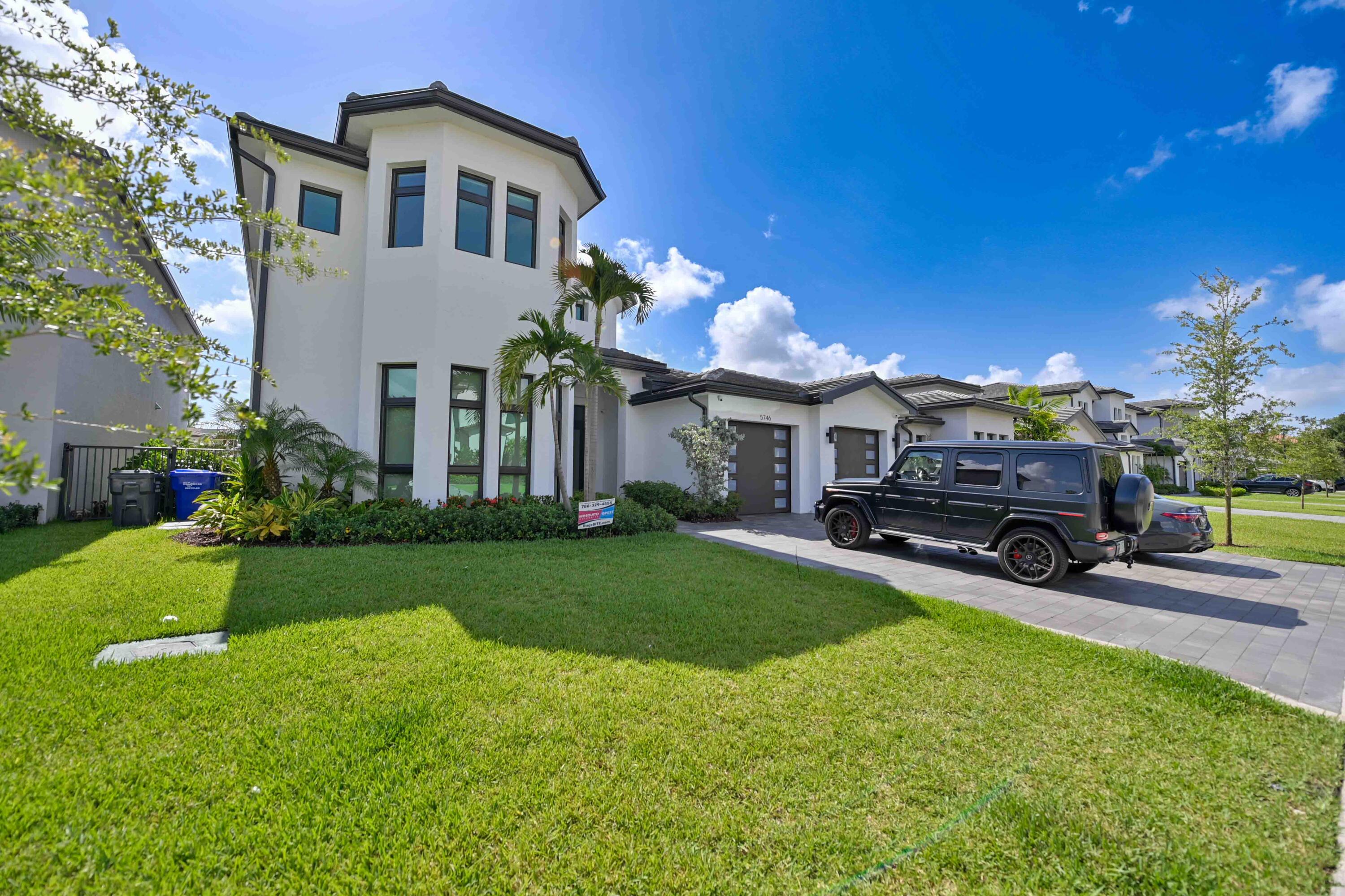 5746 Ashwood Circle W