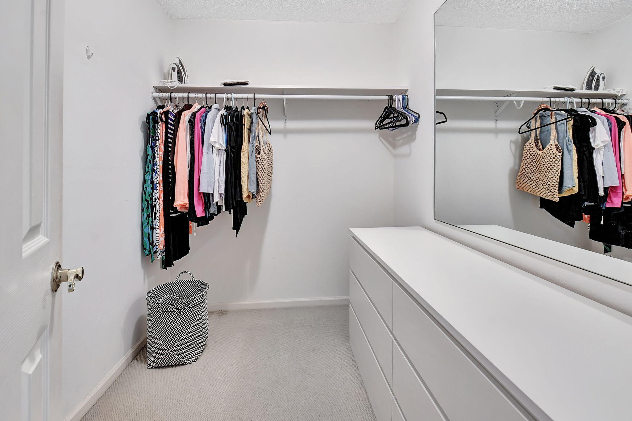 JARDIN DEL MAR CONDO - Residential