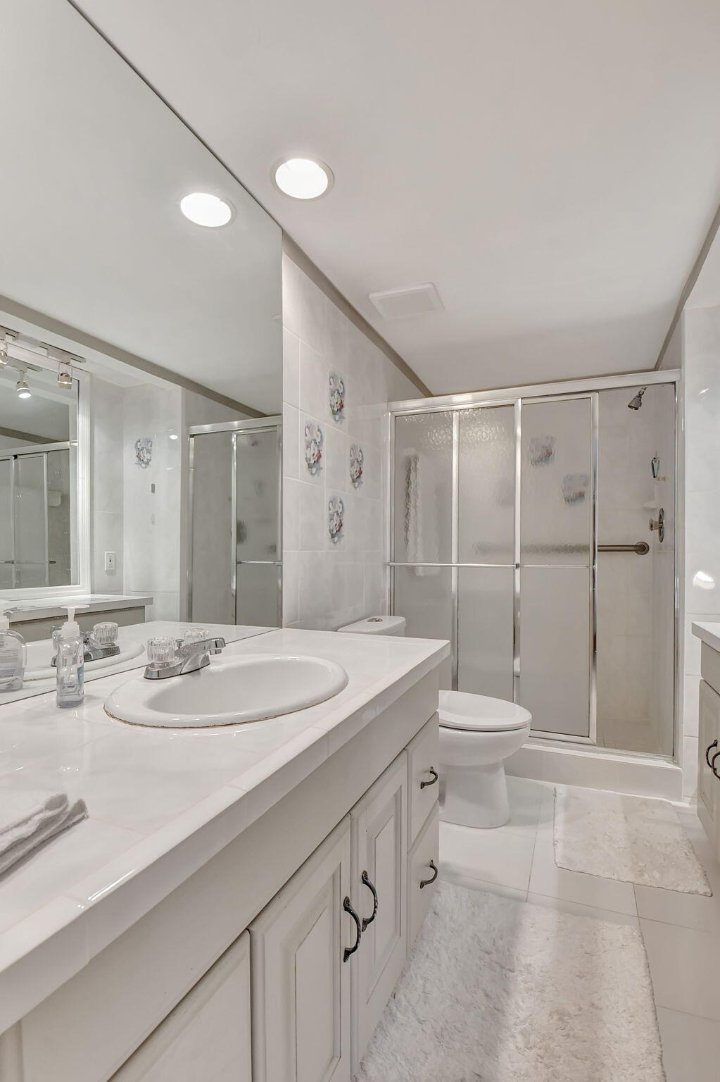 JARDIN DEL MAR CONDO - Residential