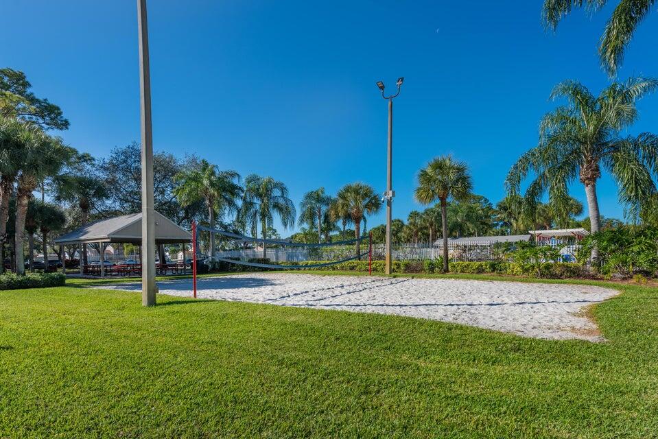 VICTORIA WOODS - Residential