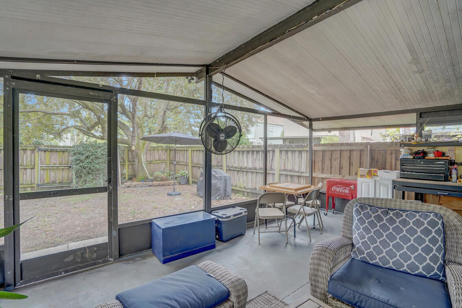 VICTORIA WOODS - Residential