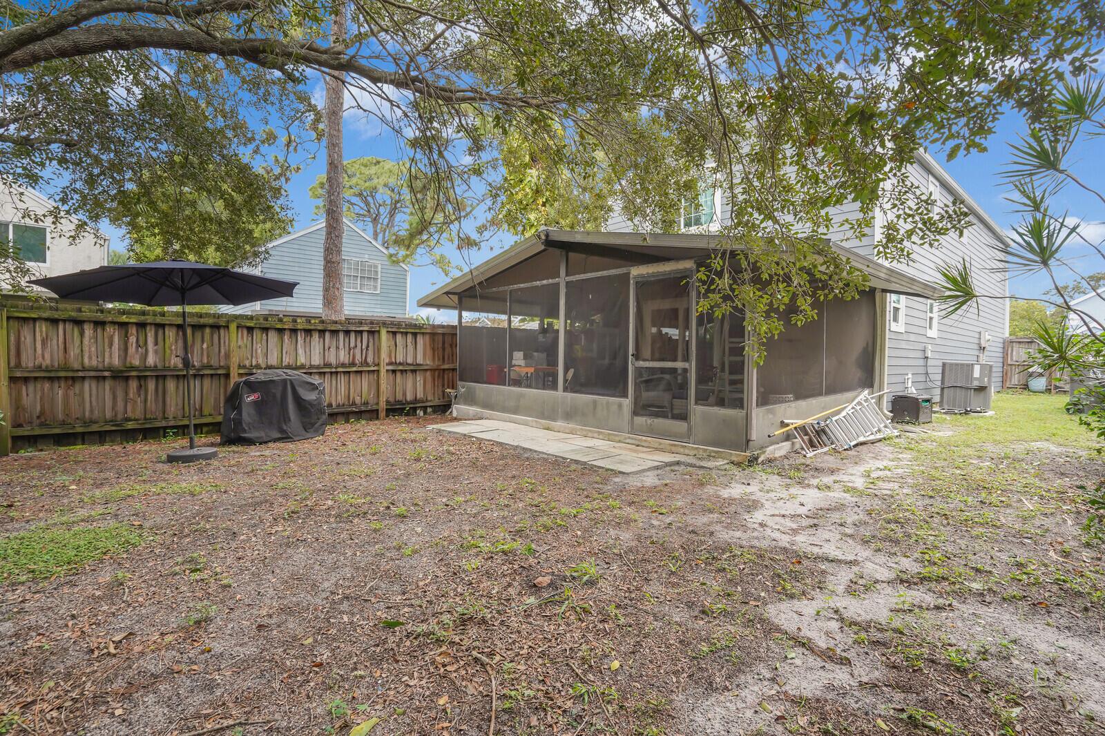 VICTORIA WOODS - Residential