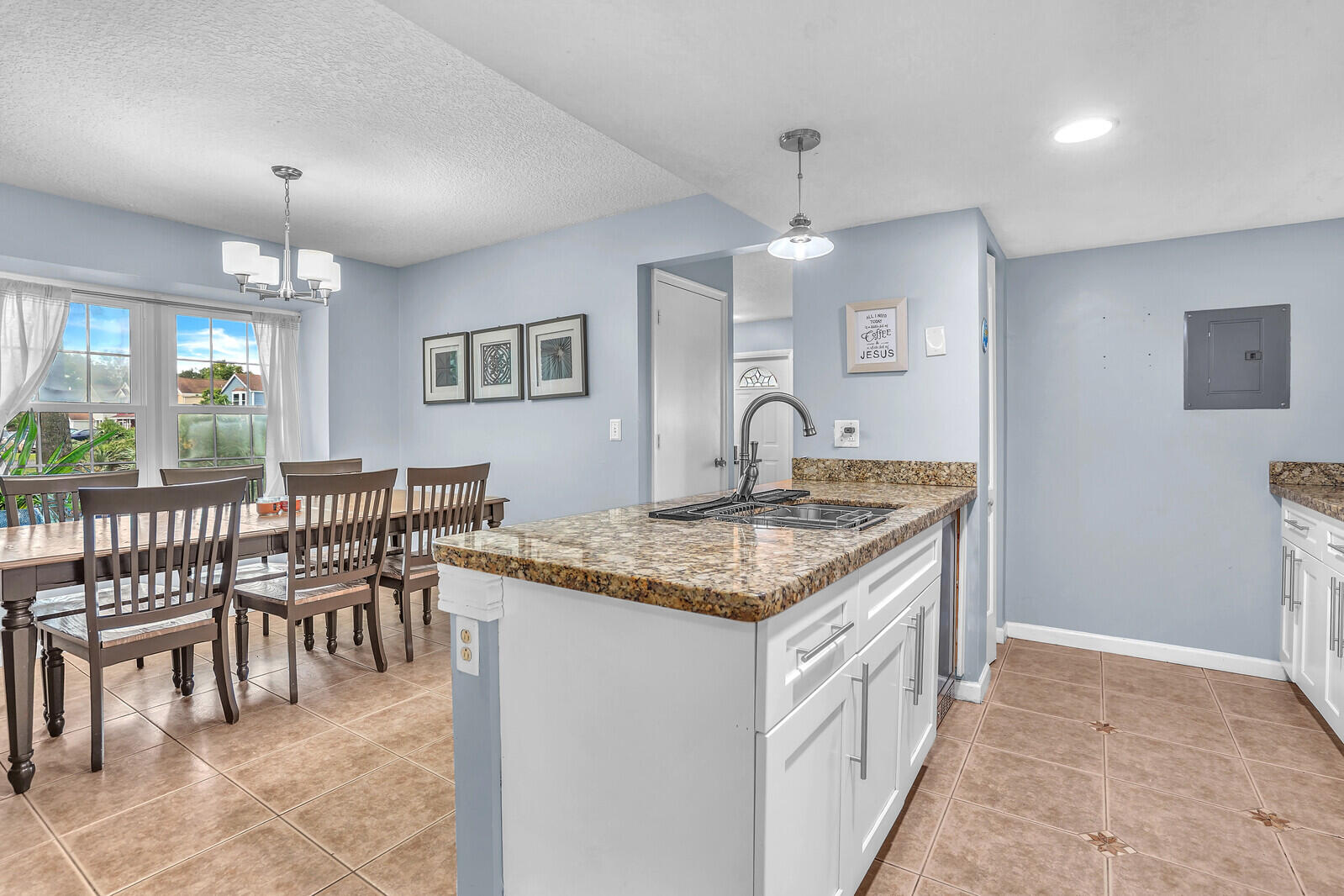 VICTORIA WOODS - Residential