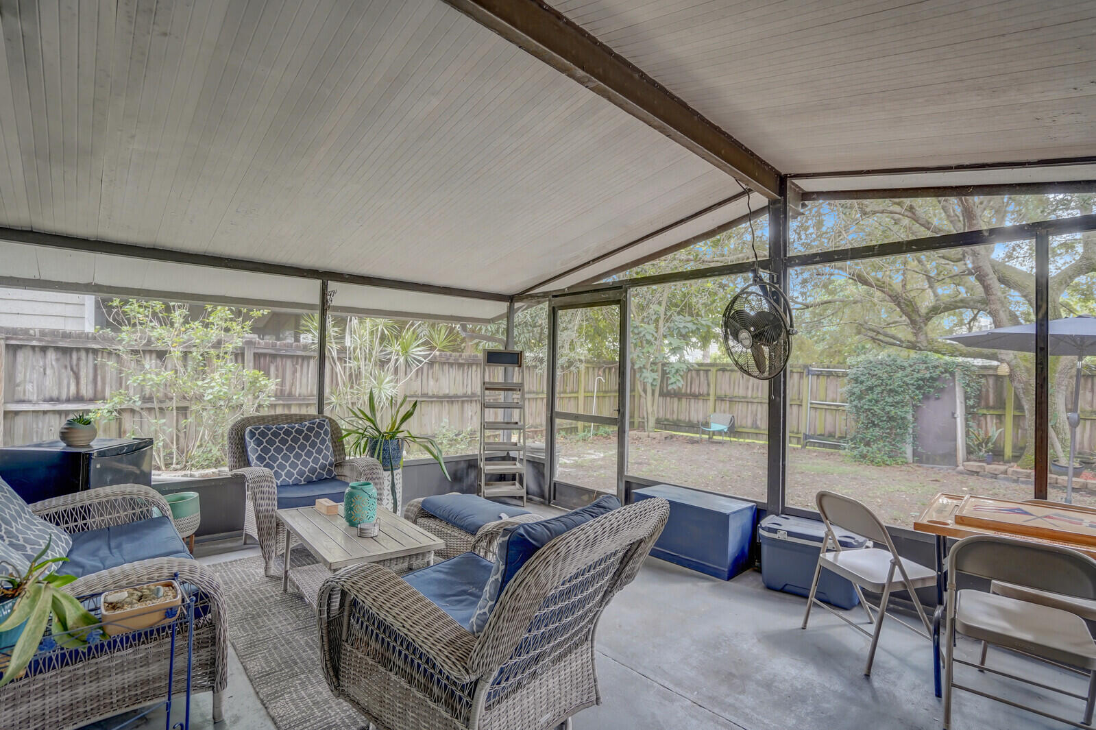 VICTORIA WOODS - Residential