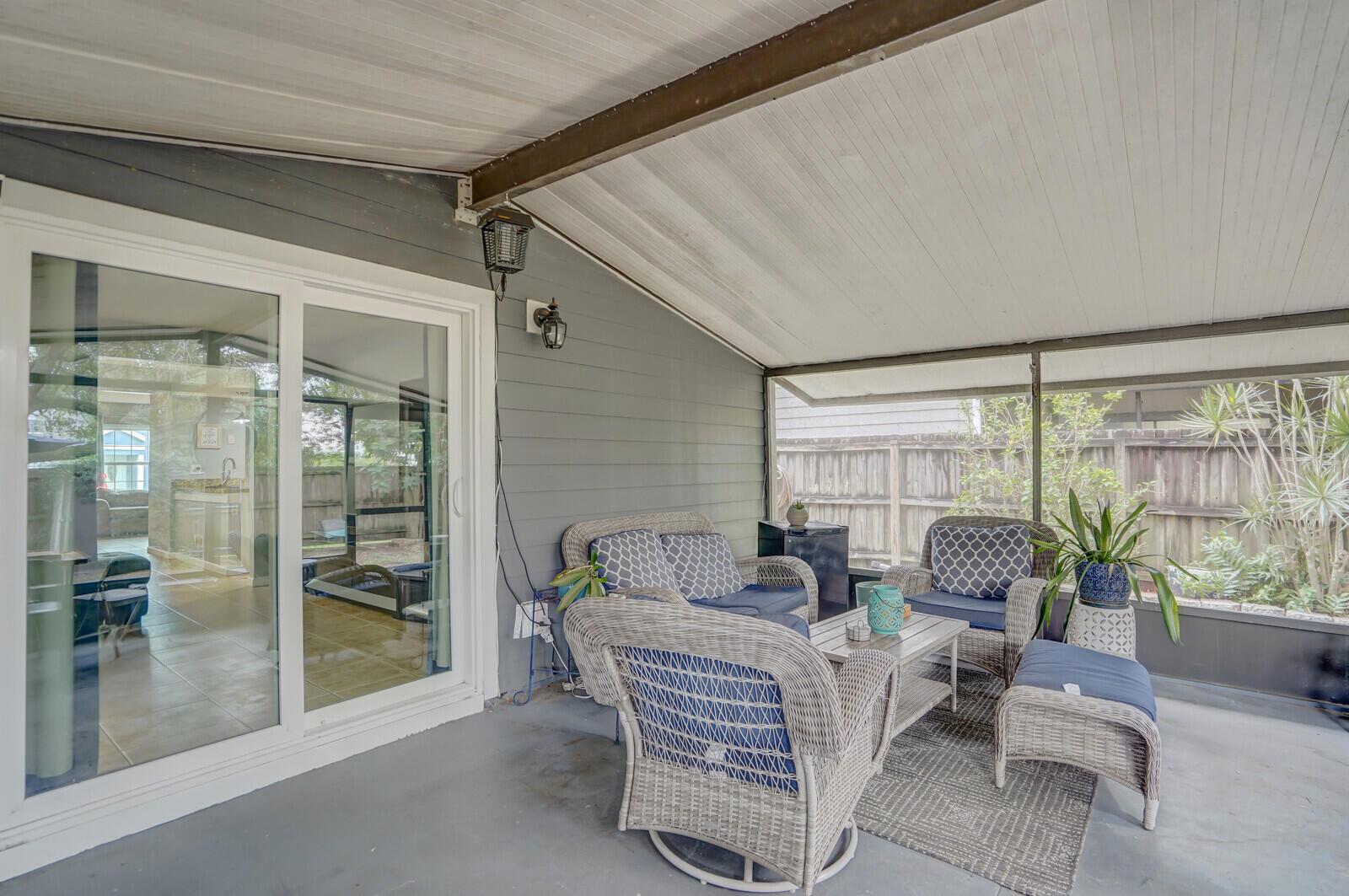 VICTORIA WOODS - Residential