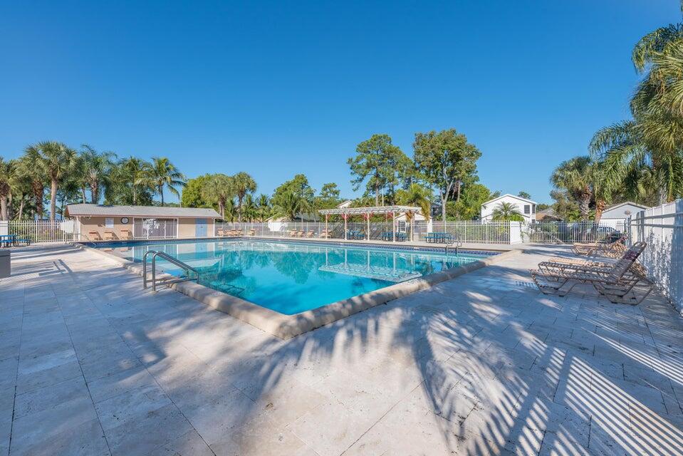 VICTORIA WOODS - Residential