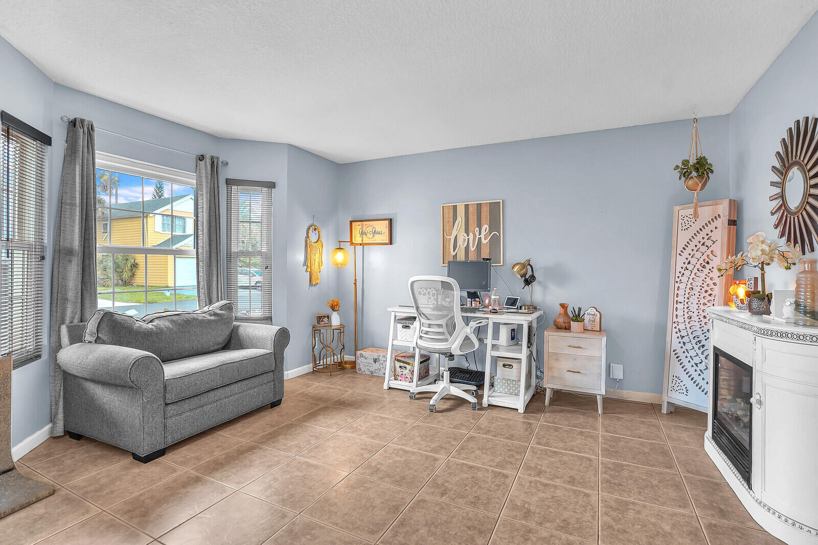 VICTORIA WOODS - Residential