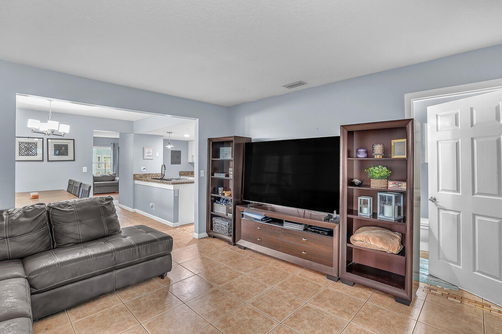 VICTORIA WOODS - Residential