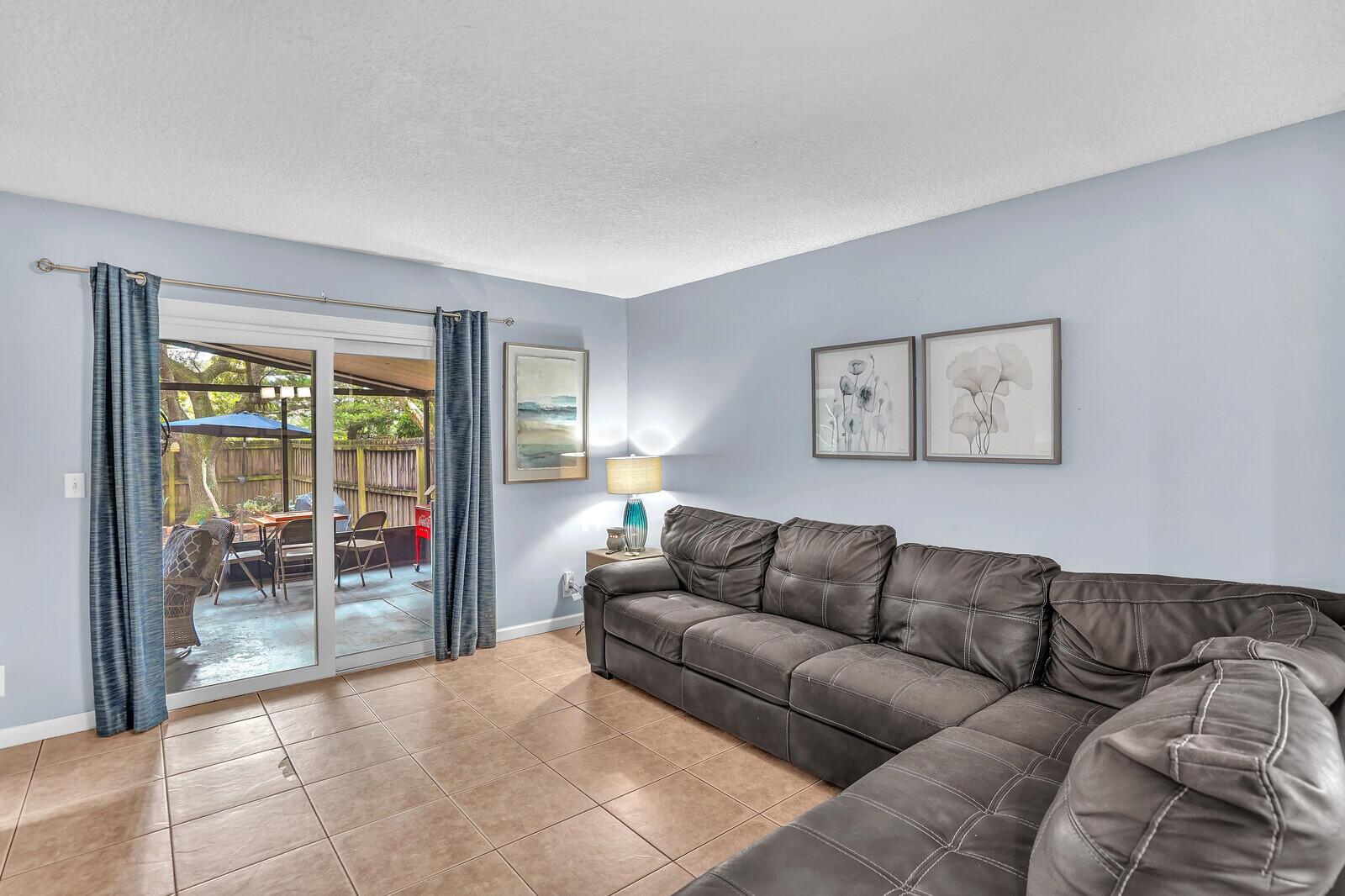 VICTORIA WOODS - Residential